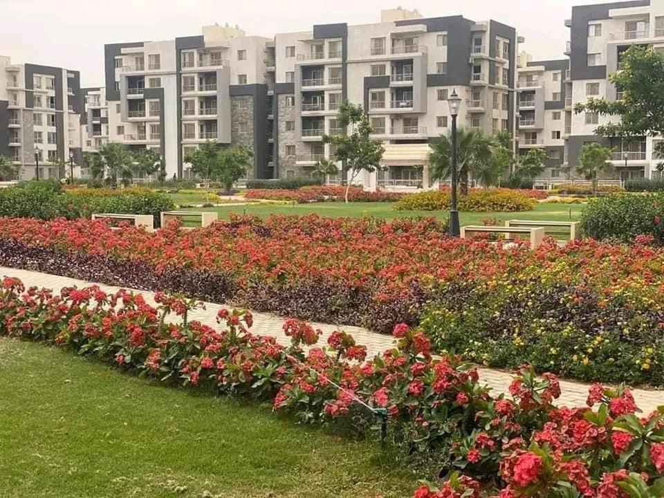 Appartamento شقه مفروشه فاخره بالقاهره الجديده New Cairo Esterno foto