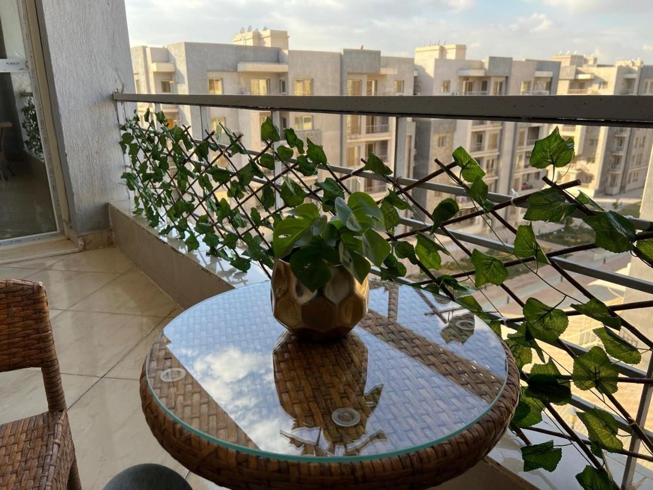 Appartamento شقه مفروشه فاخره بالقاهره الجديده New Cairo Esterno foto